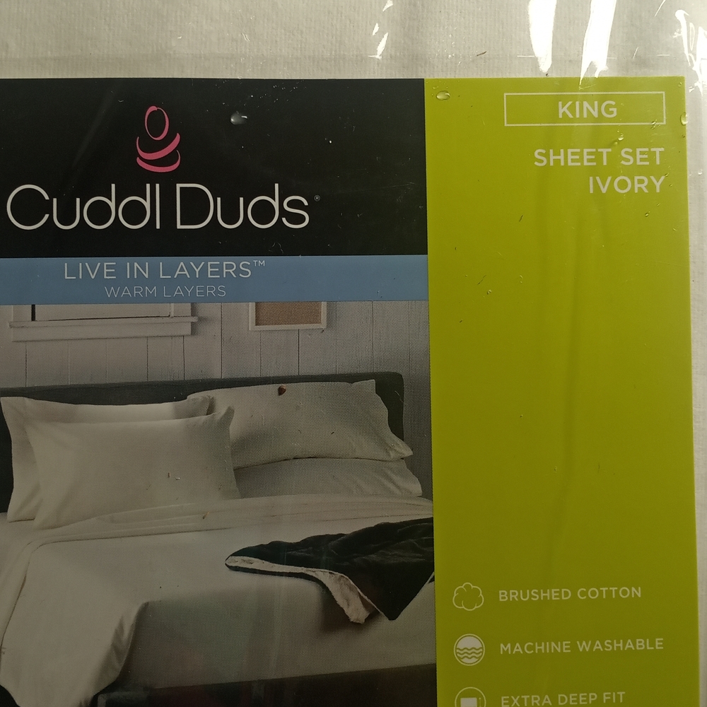 Flannel new king size ivory sheet by Cuddle Duds. Brand new in package
